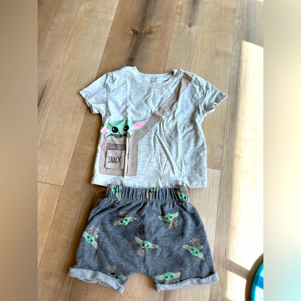 Star Wars “The Child” / Yoda shorts set size 12 months
